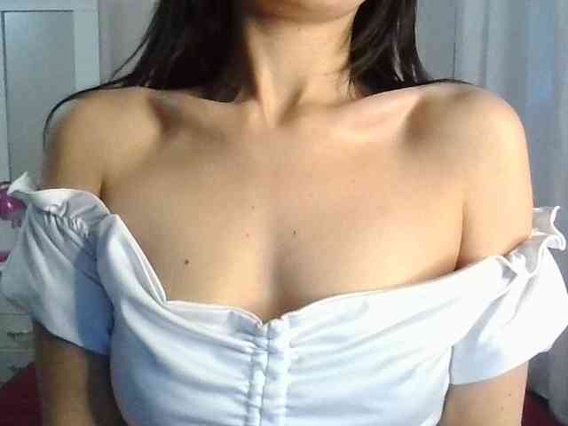 TaylorMegan bongacams live cam model