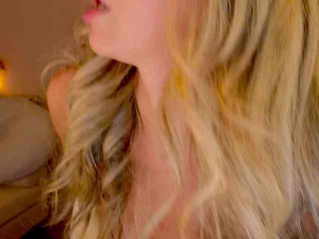 Lenamuti bongacams live cam model