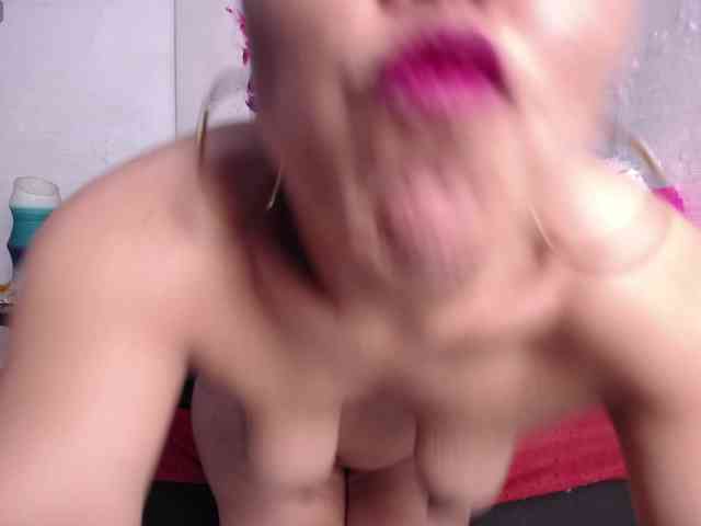 dany-meraky bongacams live cam model