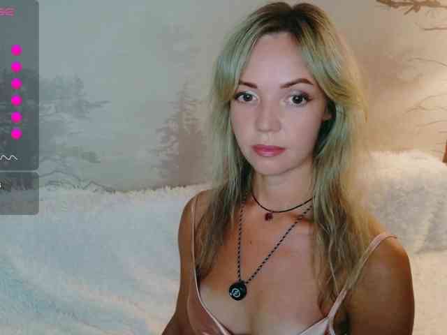 Kissz bongacams live cam model