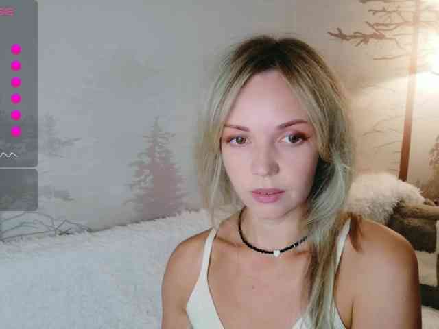 Kissz bongacams live cam model