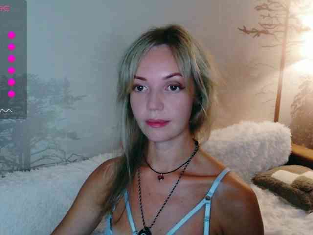 Kissz bongacams live cam model