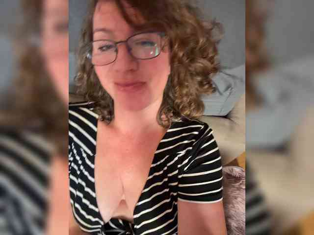 Blestyavka5 bongacams live cam model