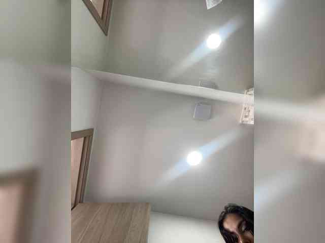 APRILHILL bongacams live cam model