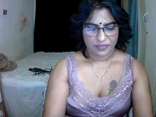 indiandelight001 bongacams live cam model