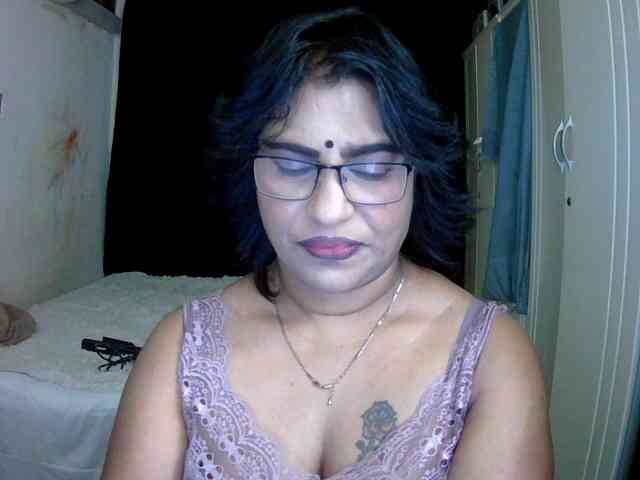 indiandelight001 bongacams live cam model