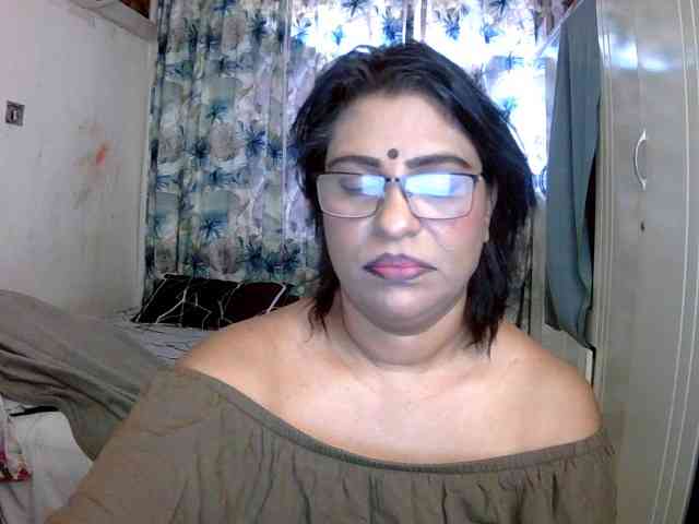 indiandelight001 bongacams live cam model