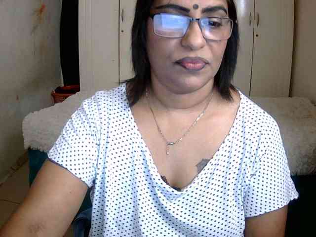 indiandelight001 bongacams live cam model
