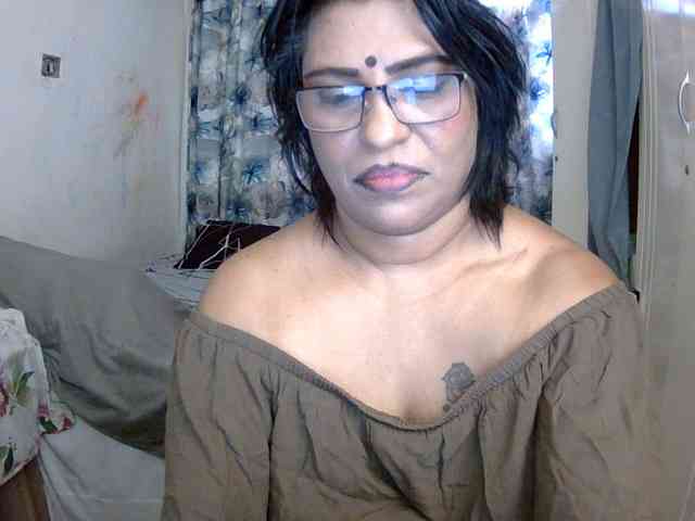 indiandelight001 bongacams live cam model