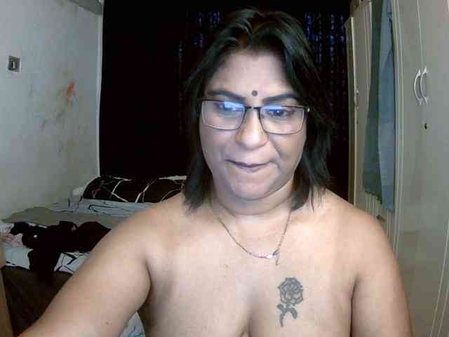 indiandelight001 bongacams live cam model
