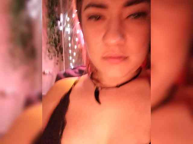 2Laski2 bongacams live cam model