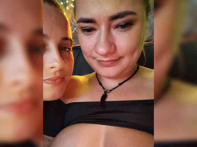 2Laski2 bongacams live cam model