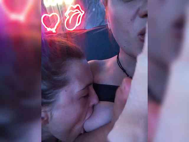 2Laski2 bongacams live cam model
