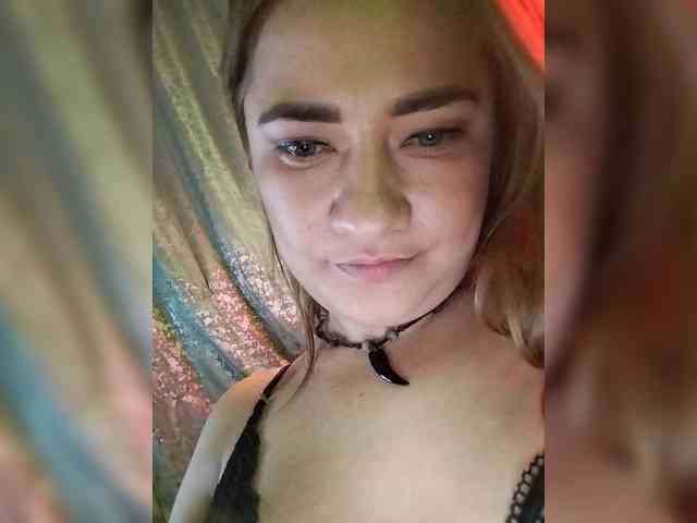 2Laski2 bongacams live cam model
