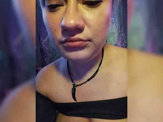 2Laski2 bongacams live cam model