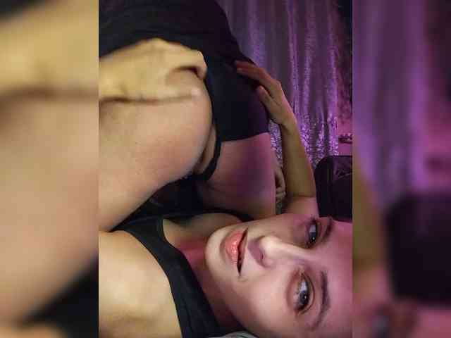 2Laski2 bongacams live cam model