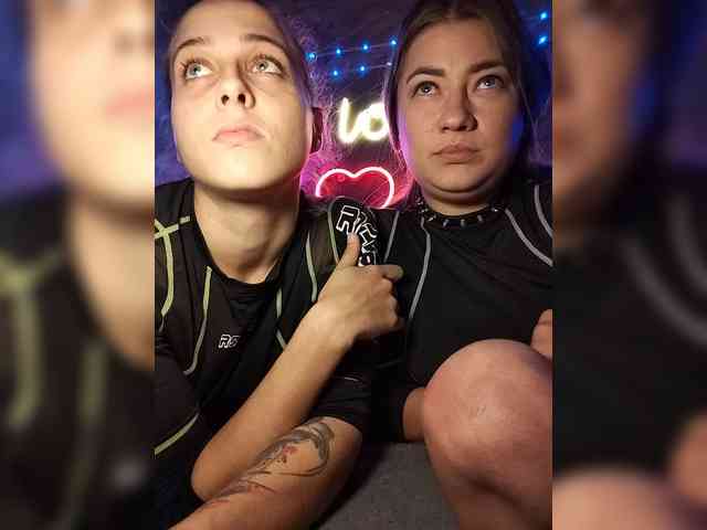 2Laski2 bongacams live cam model