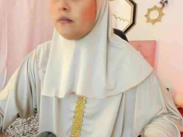 AishaAmin bongacams live cam model