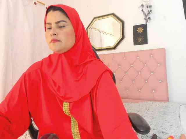 AishaAmin bongacams live cam model