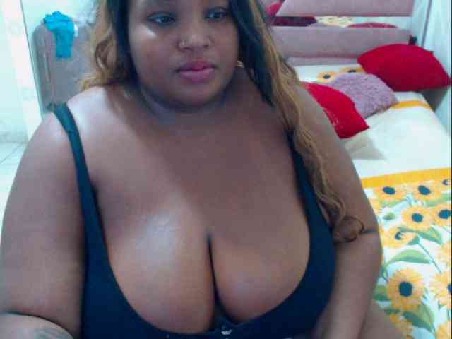 hannai bongacams live cam model