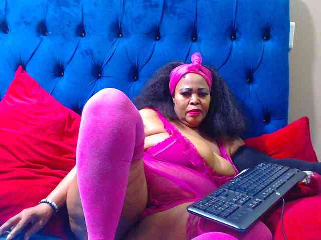 Ebonycandy10 bongacams live cam model