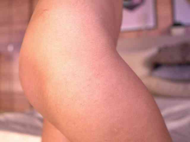 IzzyWild bongacams live cam model