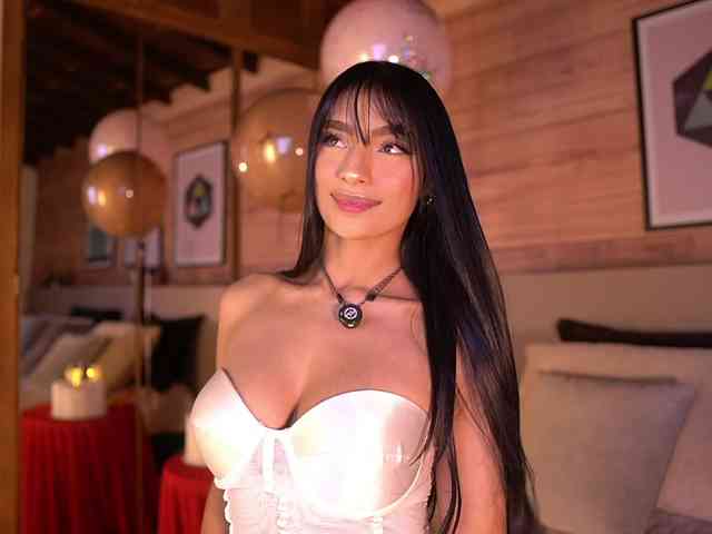 IzzyWild bongacams live cam model