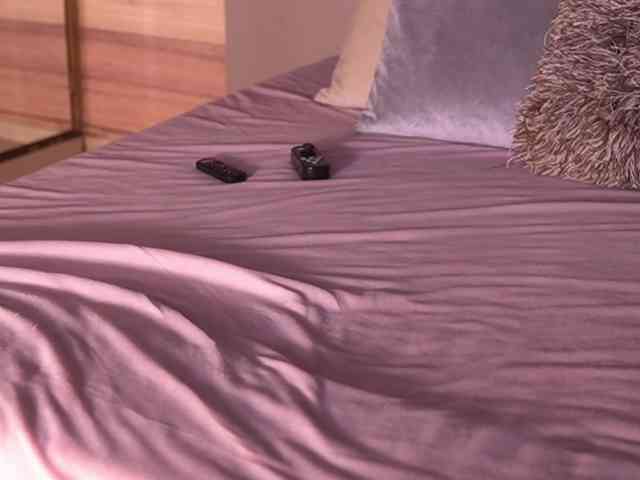 IzzyWild bongacams live cam model