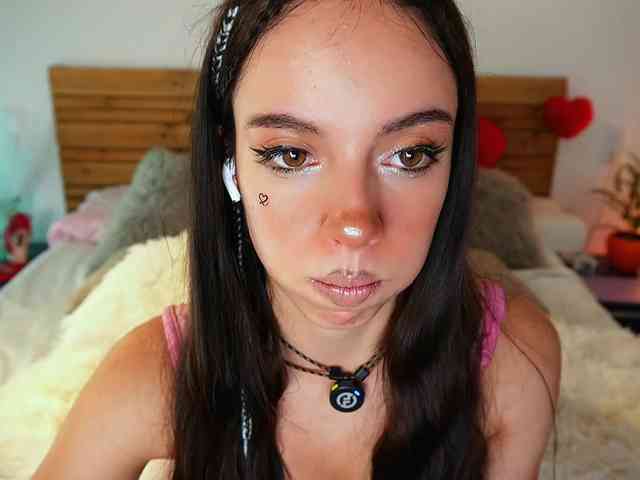 cutedayna bongacams live cam model