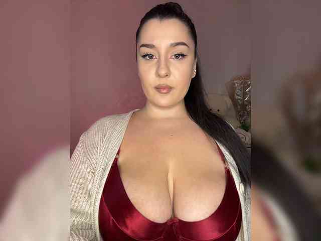 M-O-L-N-I-Y-A bongacams live cam model