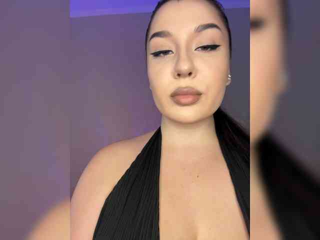 M-O-L-N-I-Y-A bongacams live cam model