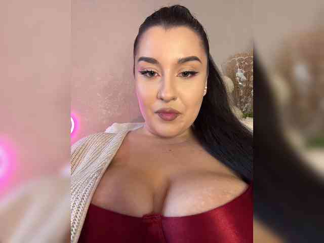 M-O-L-N-I-Y-A bongacams live cam model