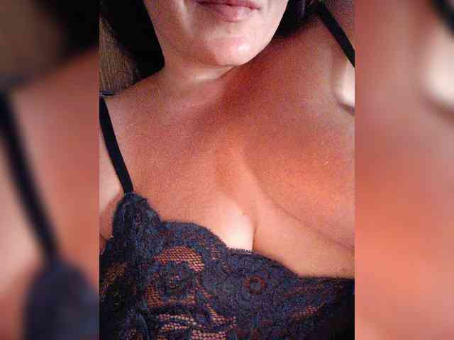 Elizabethh bongacams live cam model
