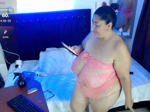 bubis-laru53 bongacams live cam model