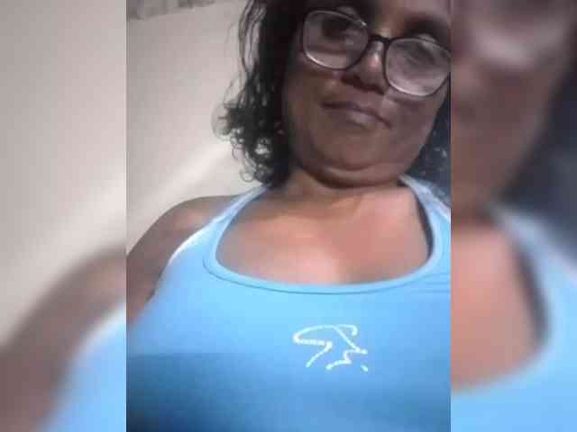 hotmomsexy bongacams live cam model