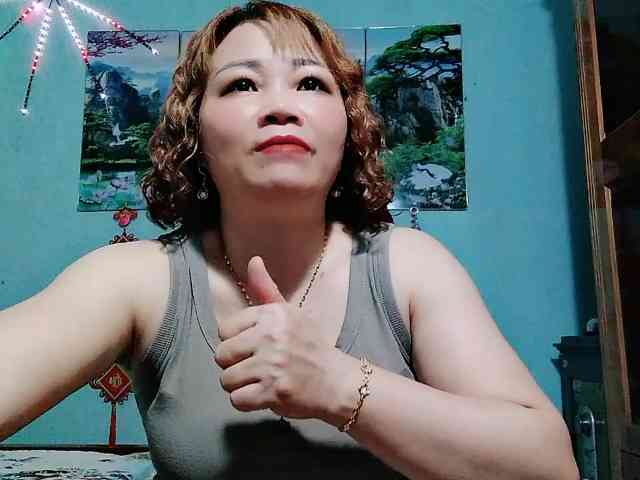 Linhanhsex2k bongacams live cam model