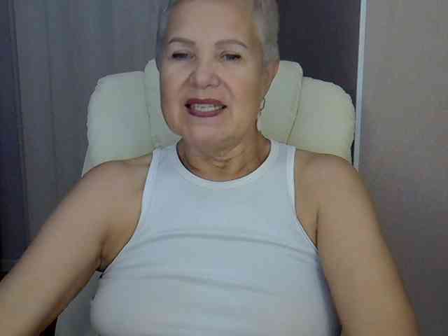 IFannyLove bongacams live cam model