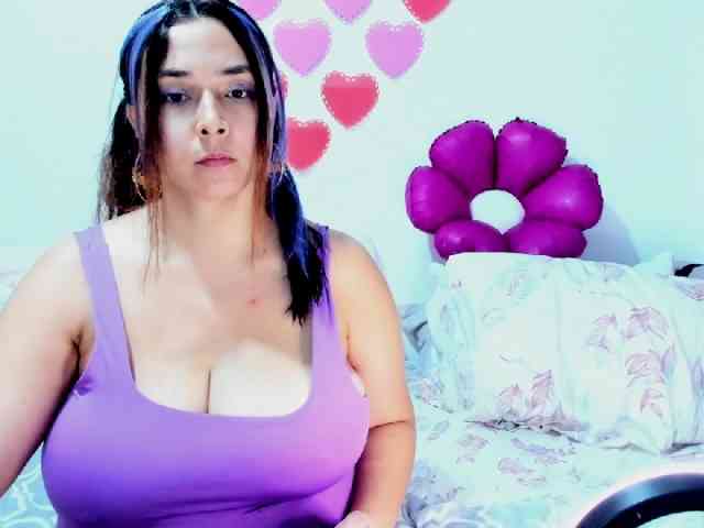 SuzyGamingFairy bongacams live cam model