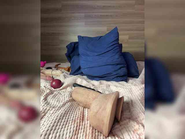 ALISAMAKS bongacams live cam model