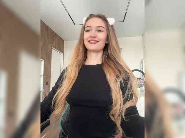 -Lana-Chester- bongacams live cam model
