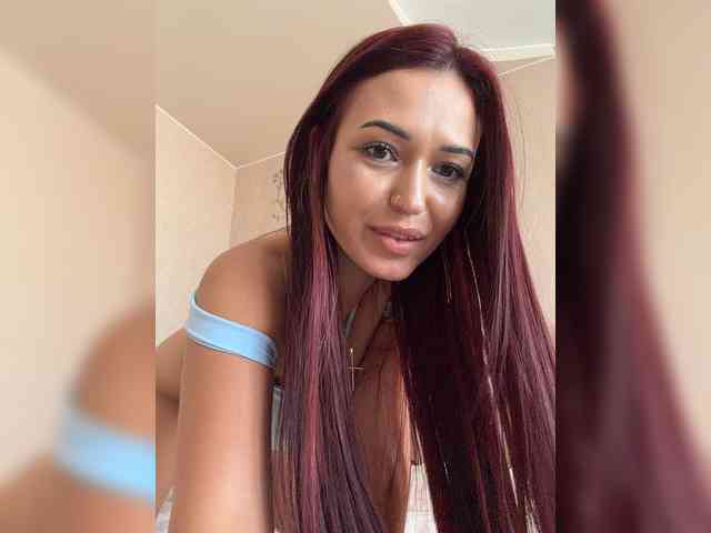Adel-chocolatee bongacams live cam model
