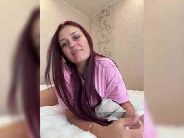 Adel-chocolatee bongacams live cam model