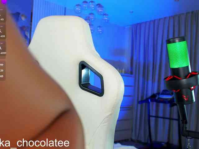 Adel-chocolatee bongacams live cam model