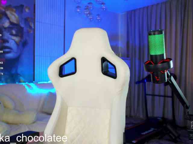 Adel-chocolatee bongacams live cam model