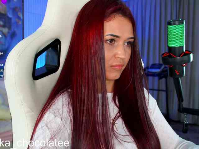 Adel-chocolatee bongacams live cam model