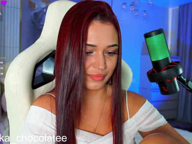 Adel-chocolatee bongacams live cam model