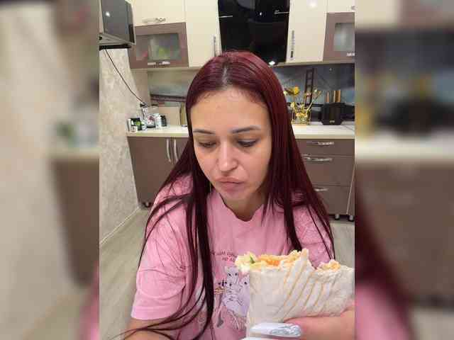 Adel-chocolatee bongacams live cam model