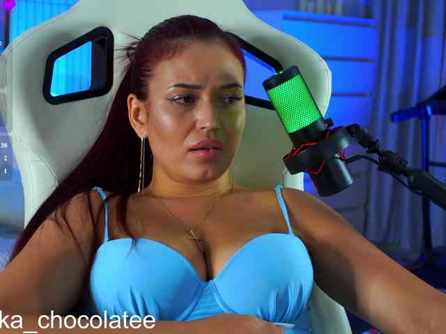 Adel-chocolatee bongacams live cam model