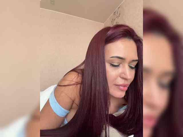 Adel-chocolatee bongacams live cam model