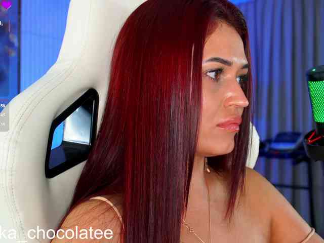 Adel-chocolatee bongacams live cam model